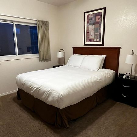 Canyon Plaza Premier Studio And Apartments Тусаян Экстерьер фото