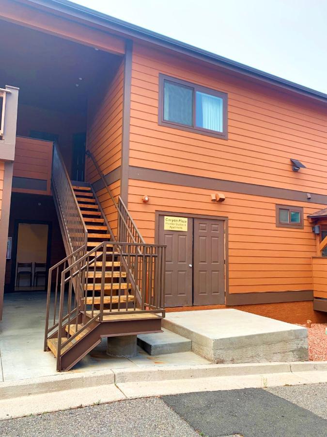Canyon Plaza Premier Studio And Apartments Тусаян Экстерьер фото