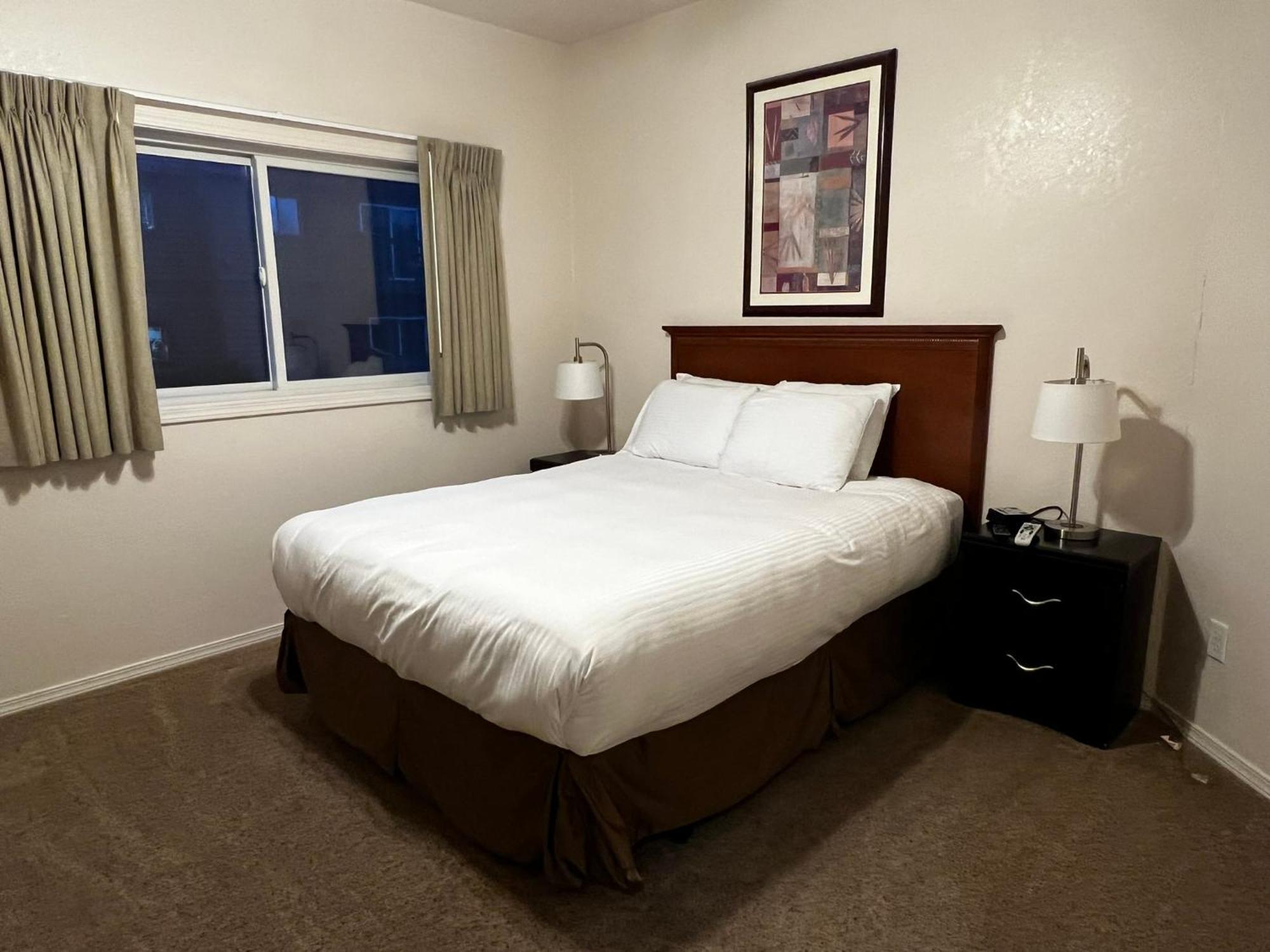 Canyon Plaza Premier Studio And Apartments Тусаян Экстерьер фото