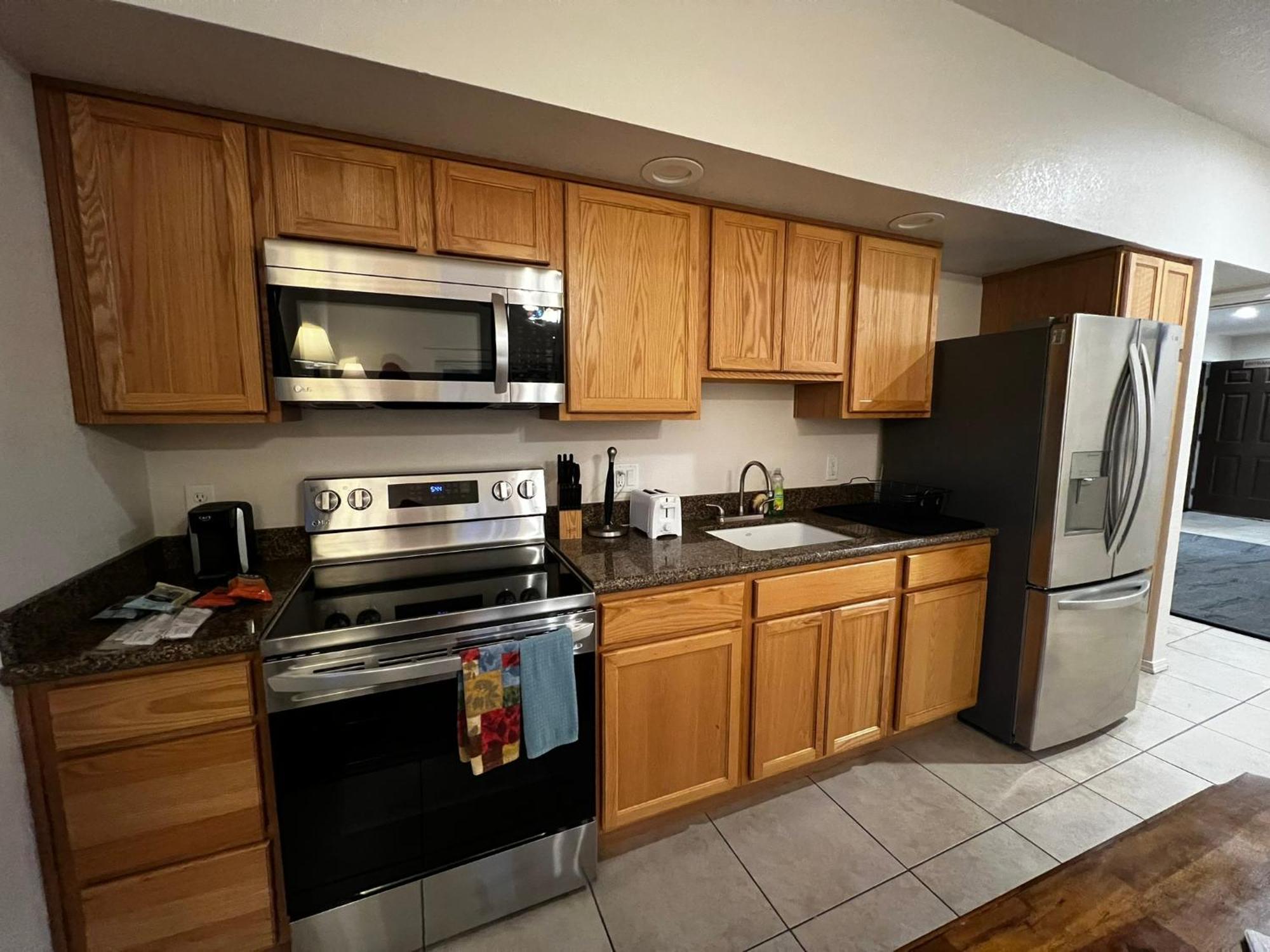Canyon Plaza Premier Studio And Apartments Тусаян Экстерьер фото