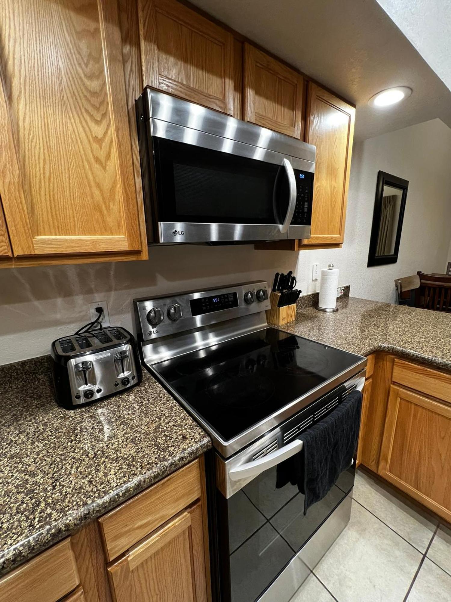 Canyon Plaza Premier Studio And Apartments Тусаян Экстерьер фото