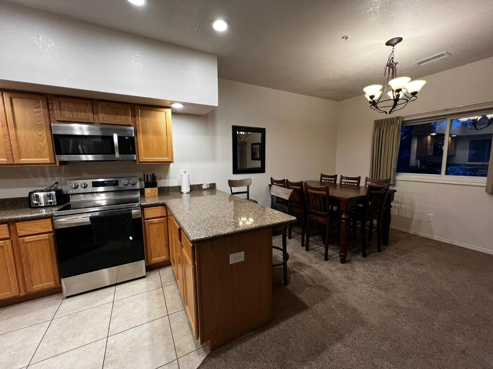Canyon Plaza Premier Studio And Apartments Тусаян Экстерьер фото